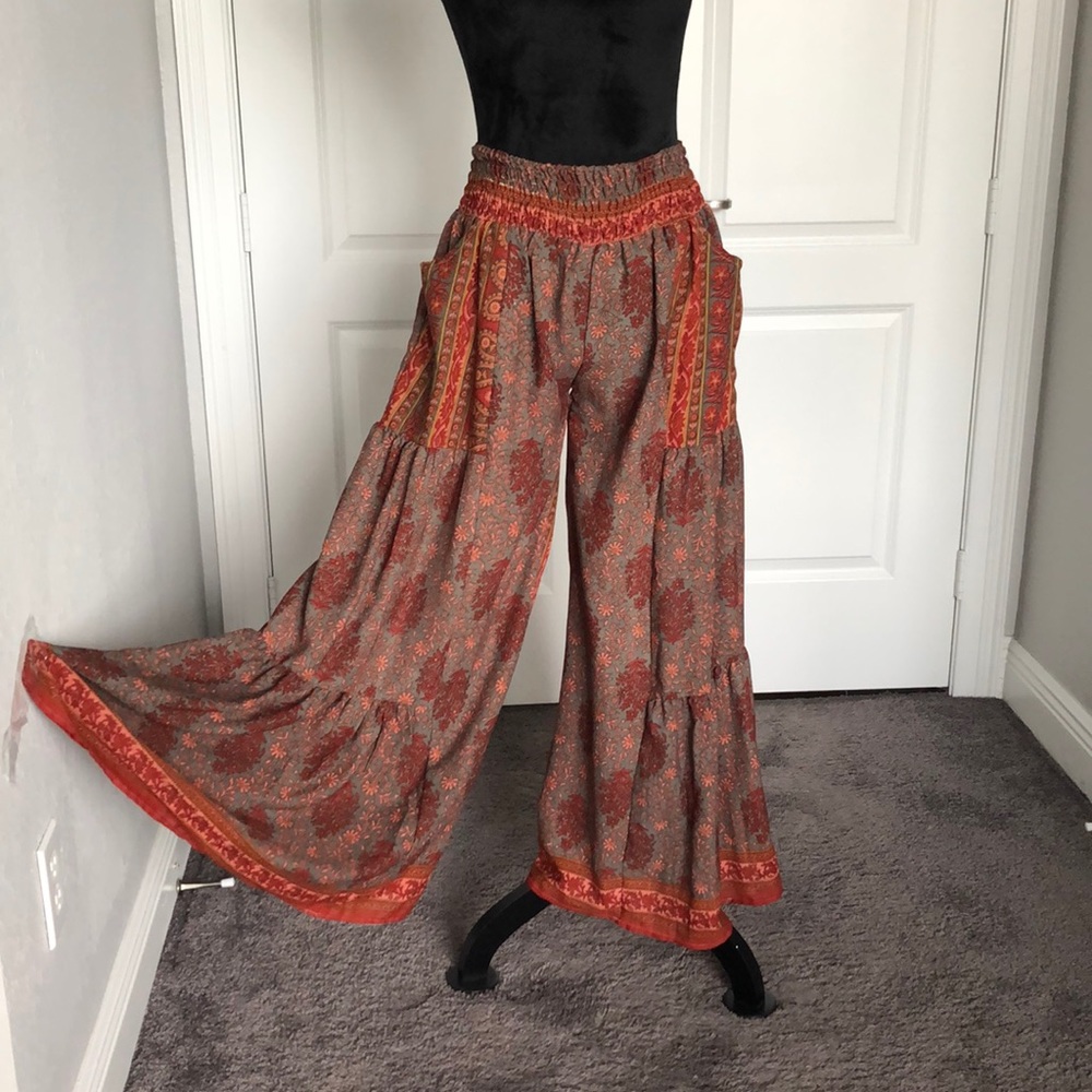 Boho elastic lt wt, printed silky big bellbottoms